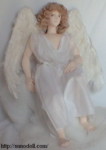 白い翼の天使